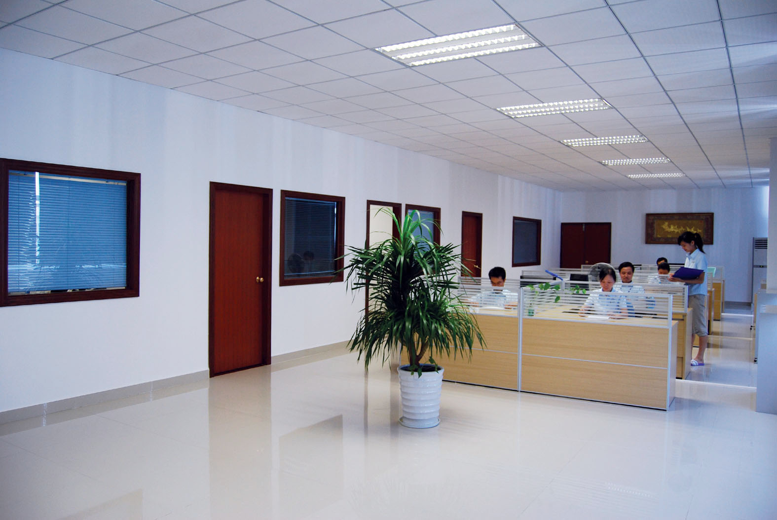 LETOU乐投触摸屏厂家